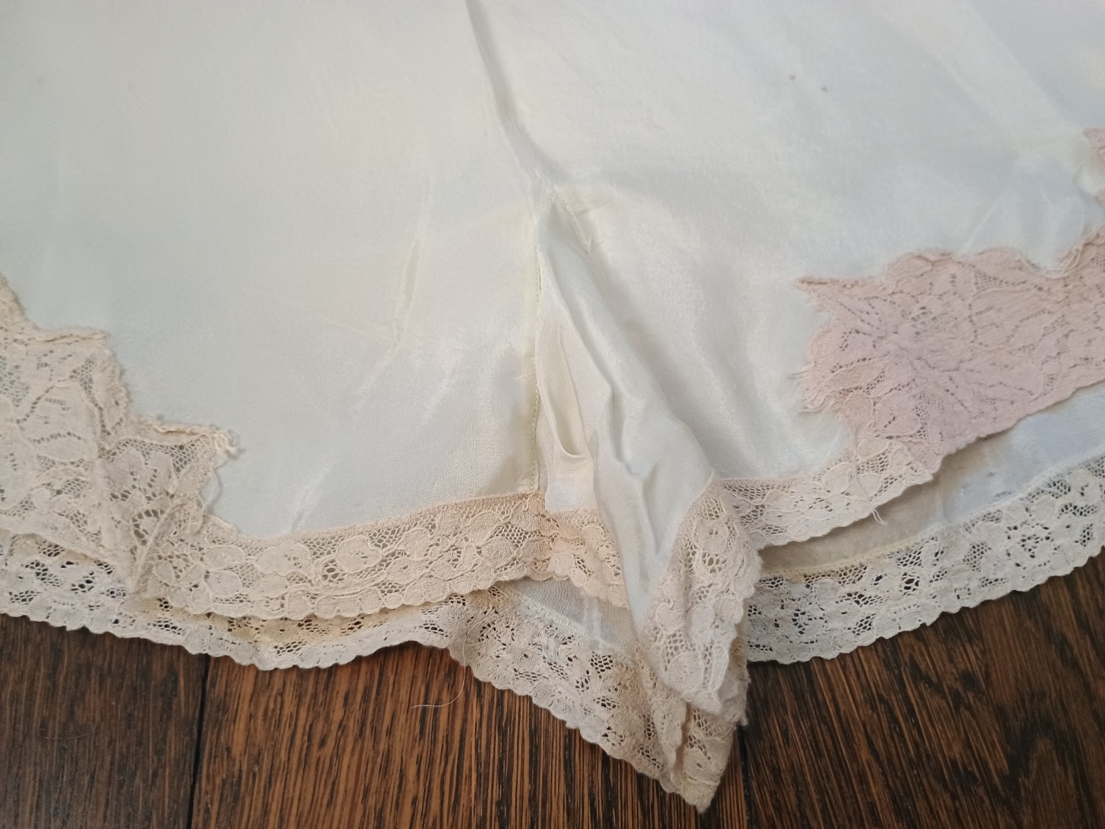Vintage 20’s/30s Blue Silk & Lace Tap Pants Lingerie Blue XS