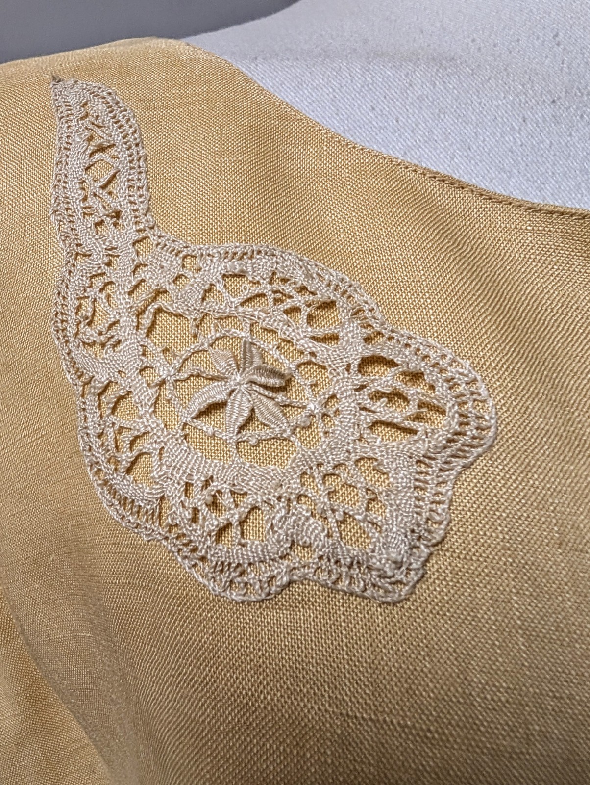 Vintage 40’s Linen Yellow Gold Dress Side Metal Zipper Embroidered Appliques S
