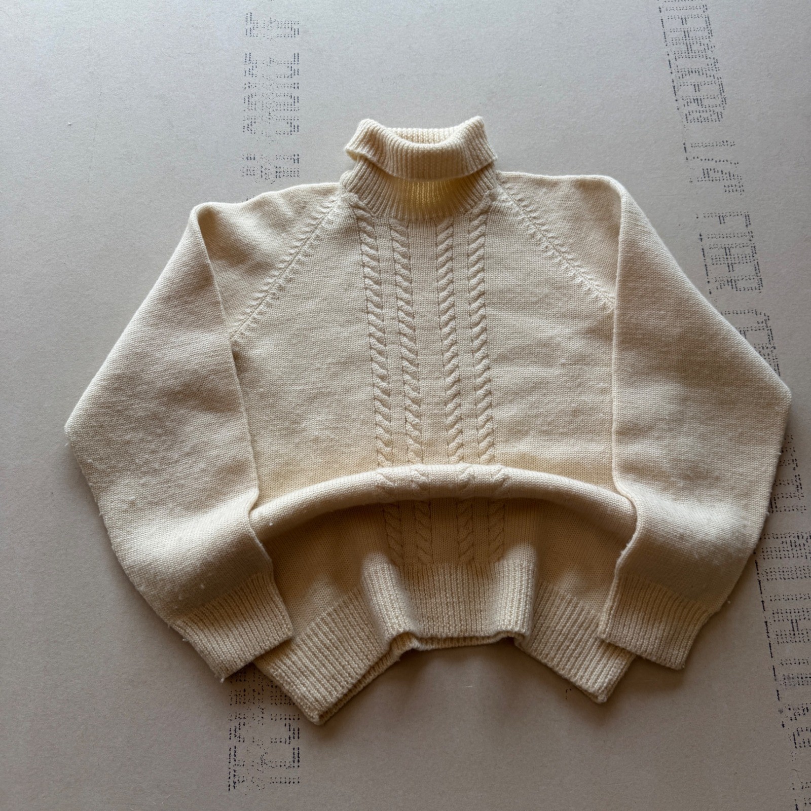 Vintage 80s Snowy Peak Cable Knit Turtleneck Sweater