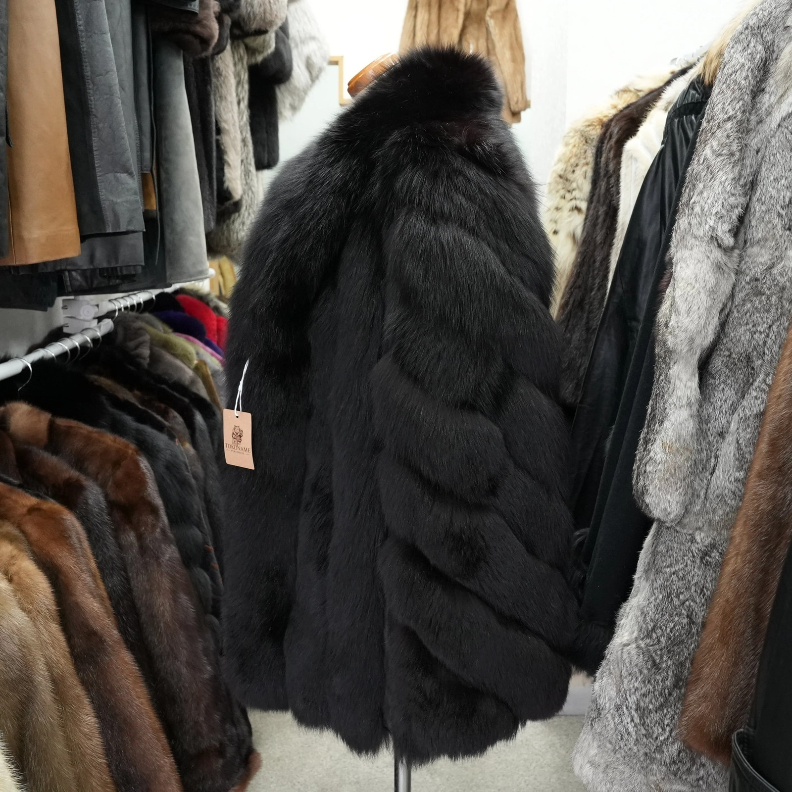 ROYAL SAGA FOX Black dyed Fur Coat – Genuine Vintage Fur From Japan
