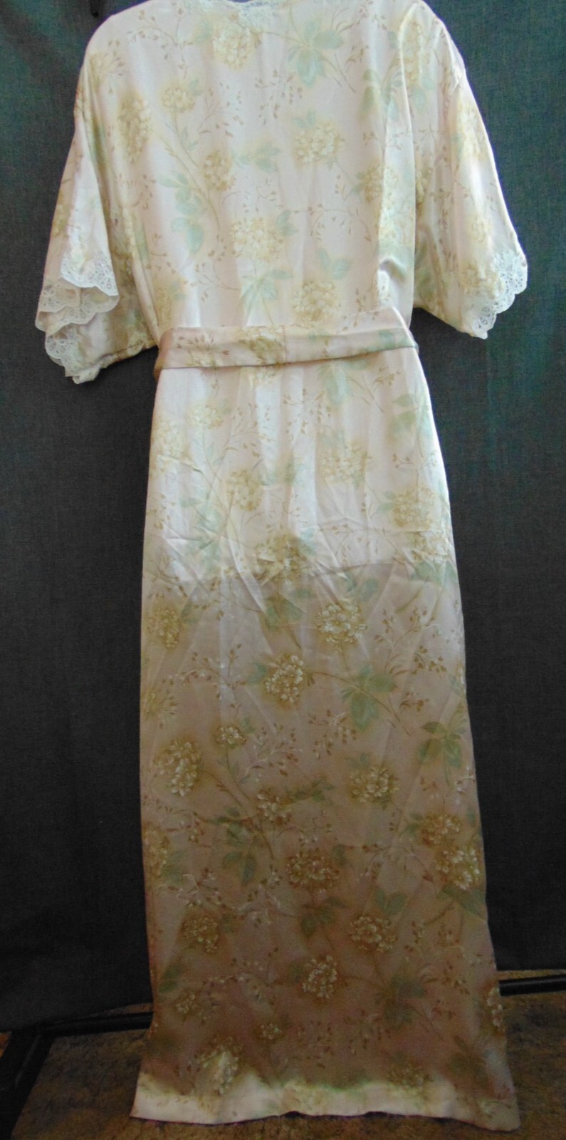 Christian Dior ice pink satin lace trim floral pattern wrap robe, size M