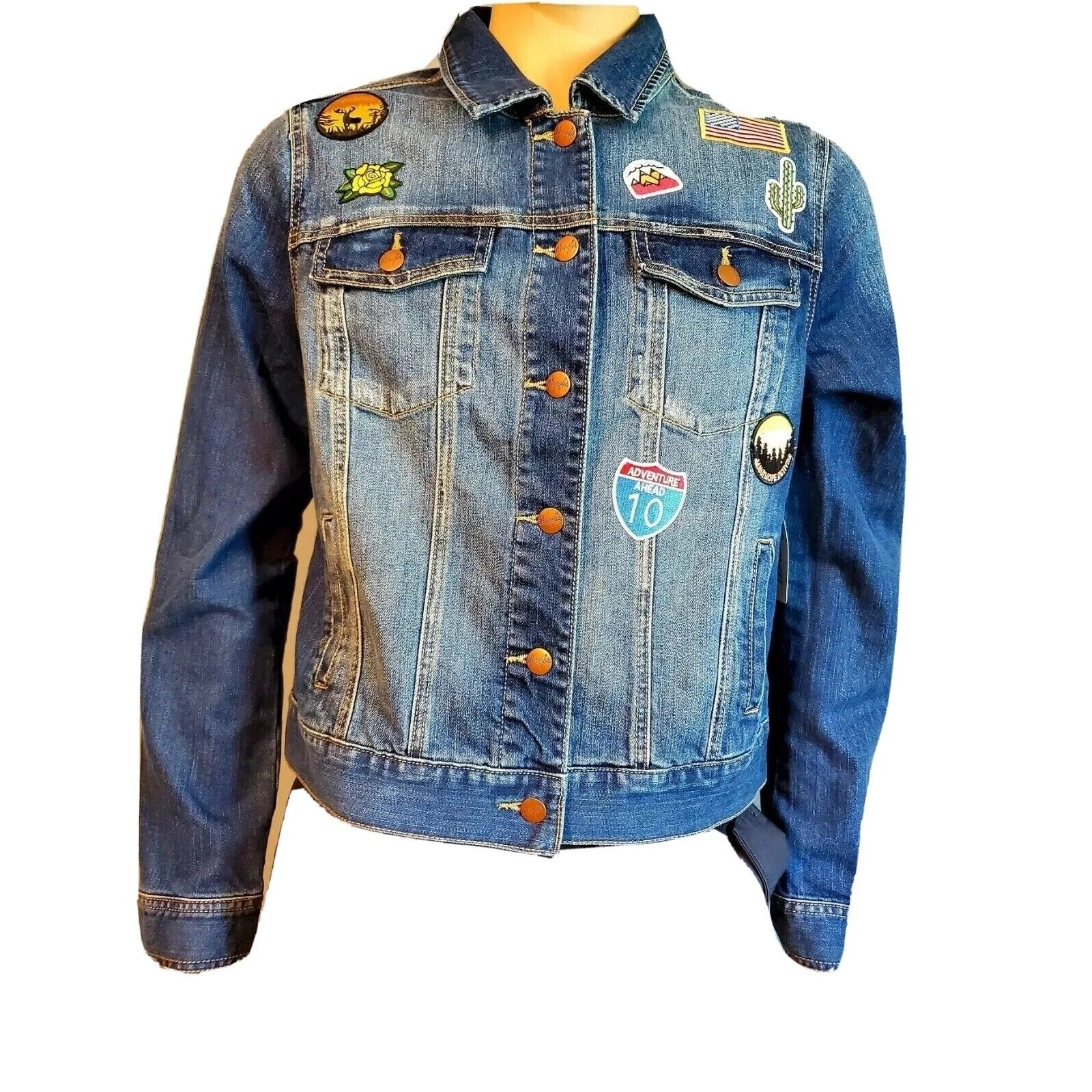 WRANGLER LADIES DENIM PATCH JACKET, NEW WITH TAGS! XXL BUT FITS LIKE XL