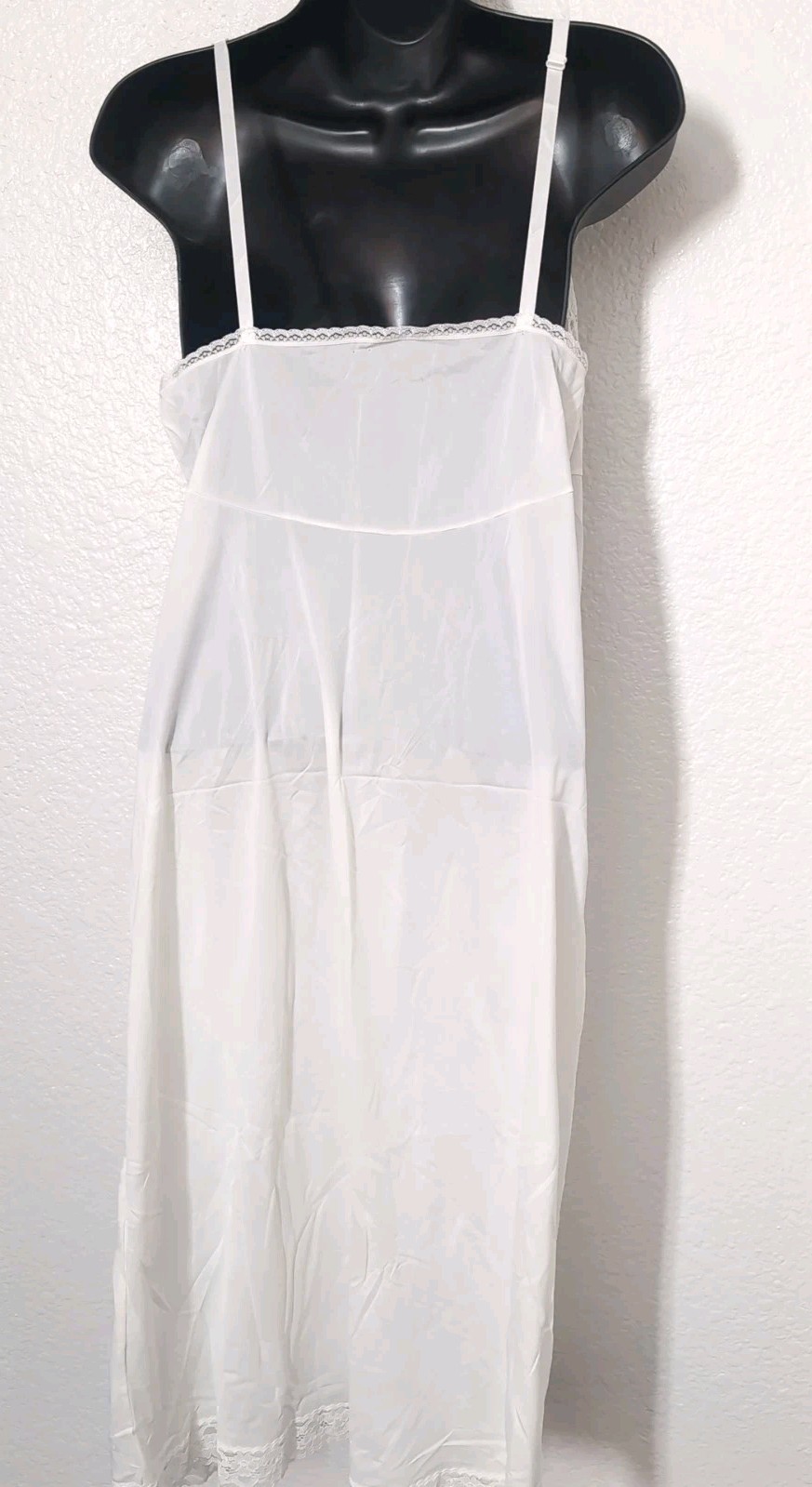 VANITY FAIR Ivory Nylon Slip Style 10-103 Size 36 26” Lace Trim