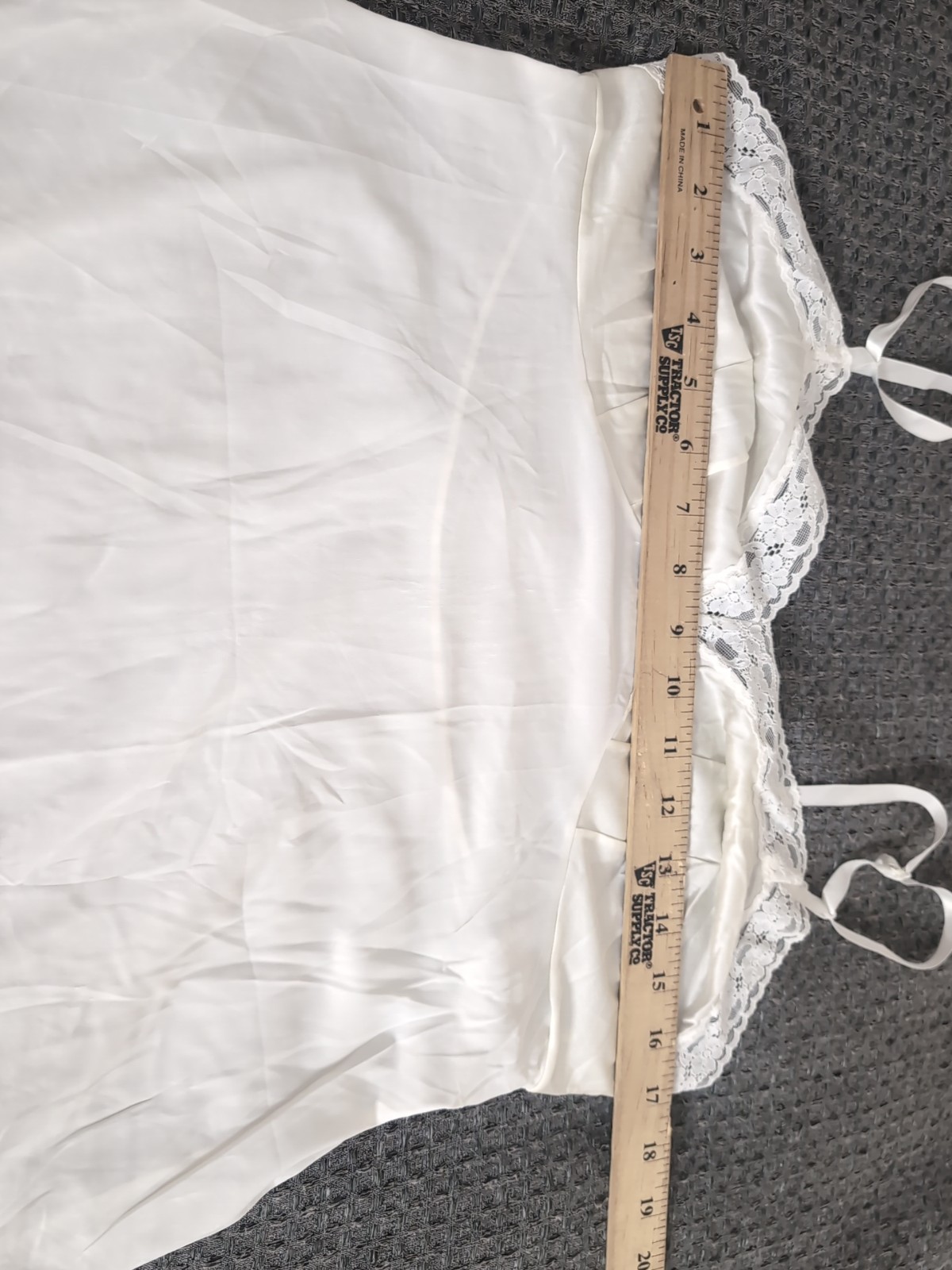 VANITY FAIR Ivory Nylon Slip Style 10-103 Size 36 26” Lace Trim