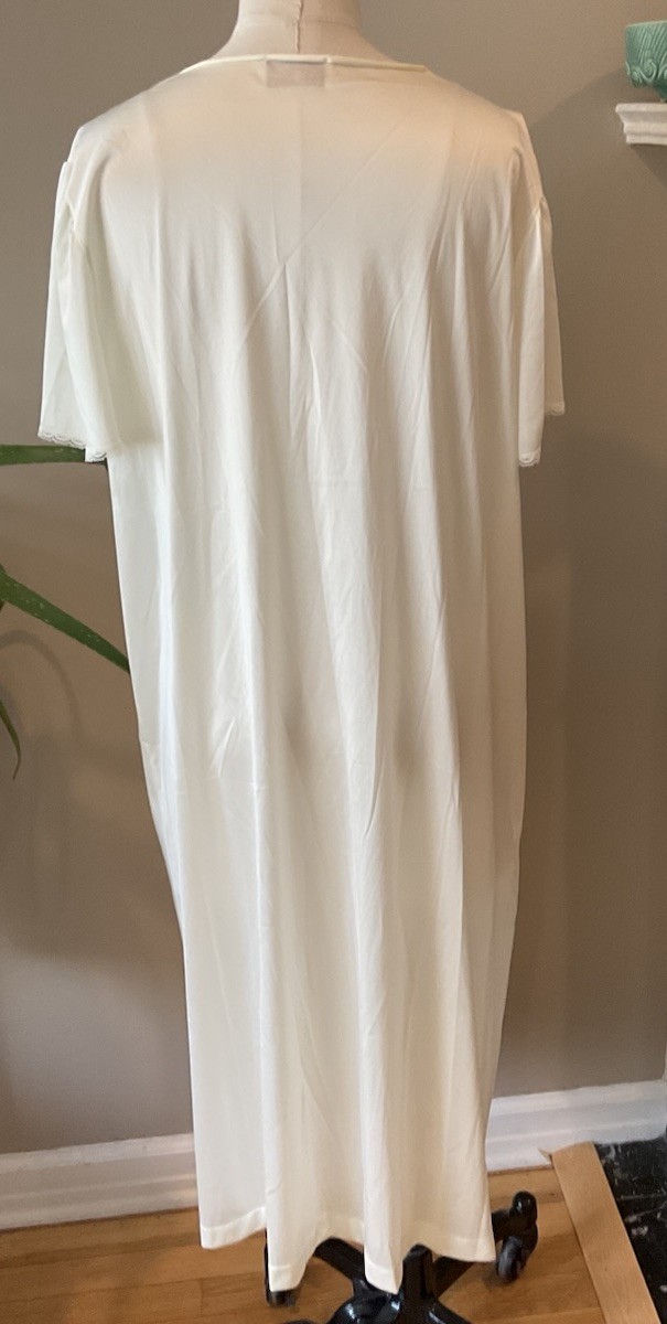 Vintage Vanity Fair Ivory Nylon Nightgown Robe Size Large USA