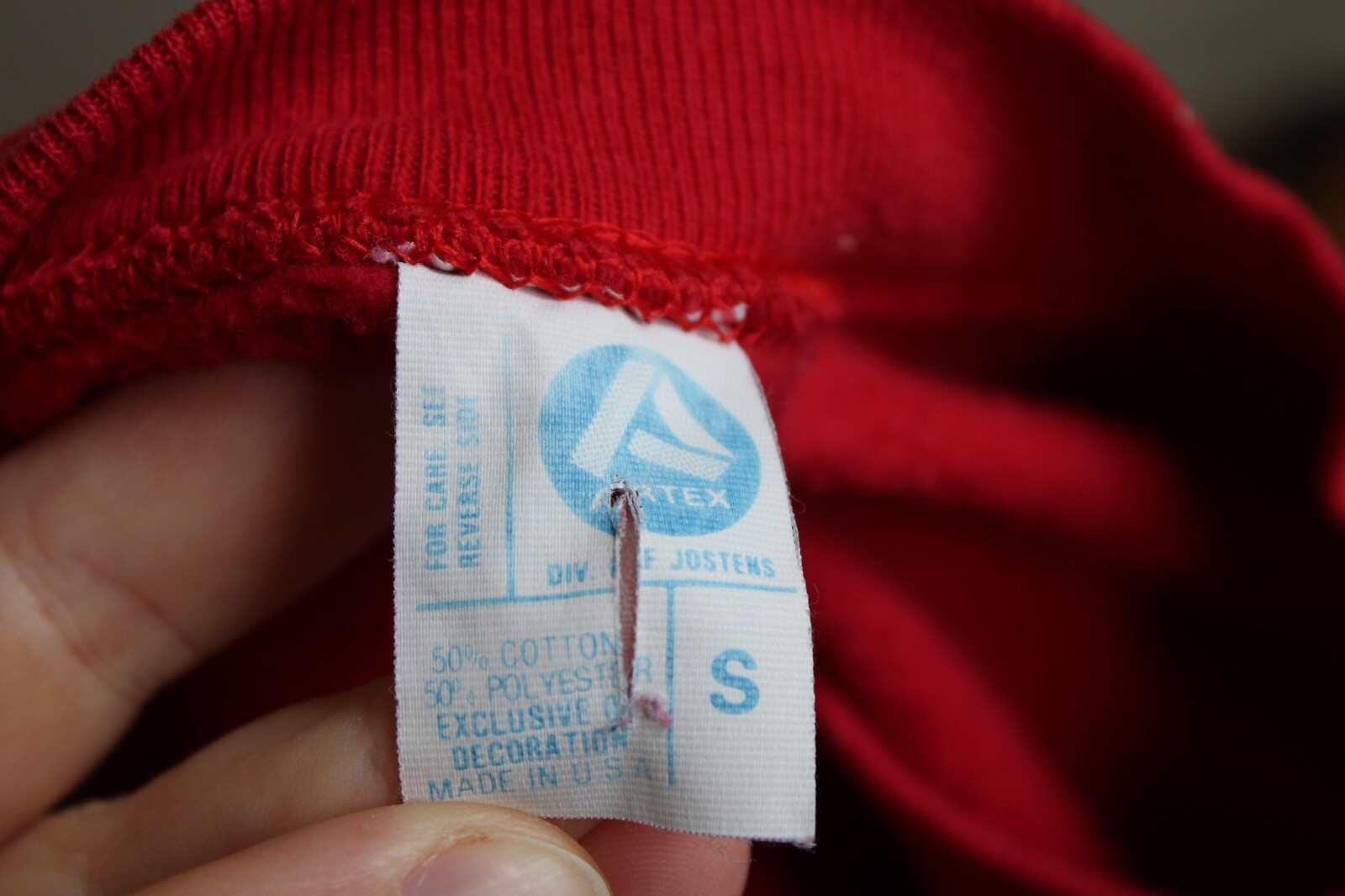 Vtg 80s Tweety S Bundle Up Winter Snow Red Sweatshirt Top Artex Warner Bros