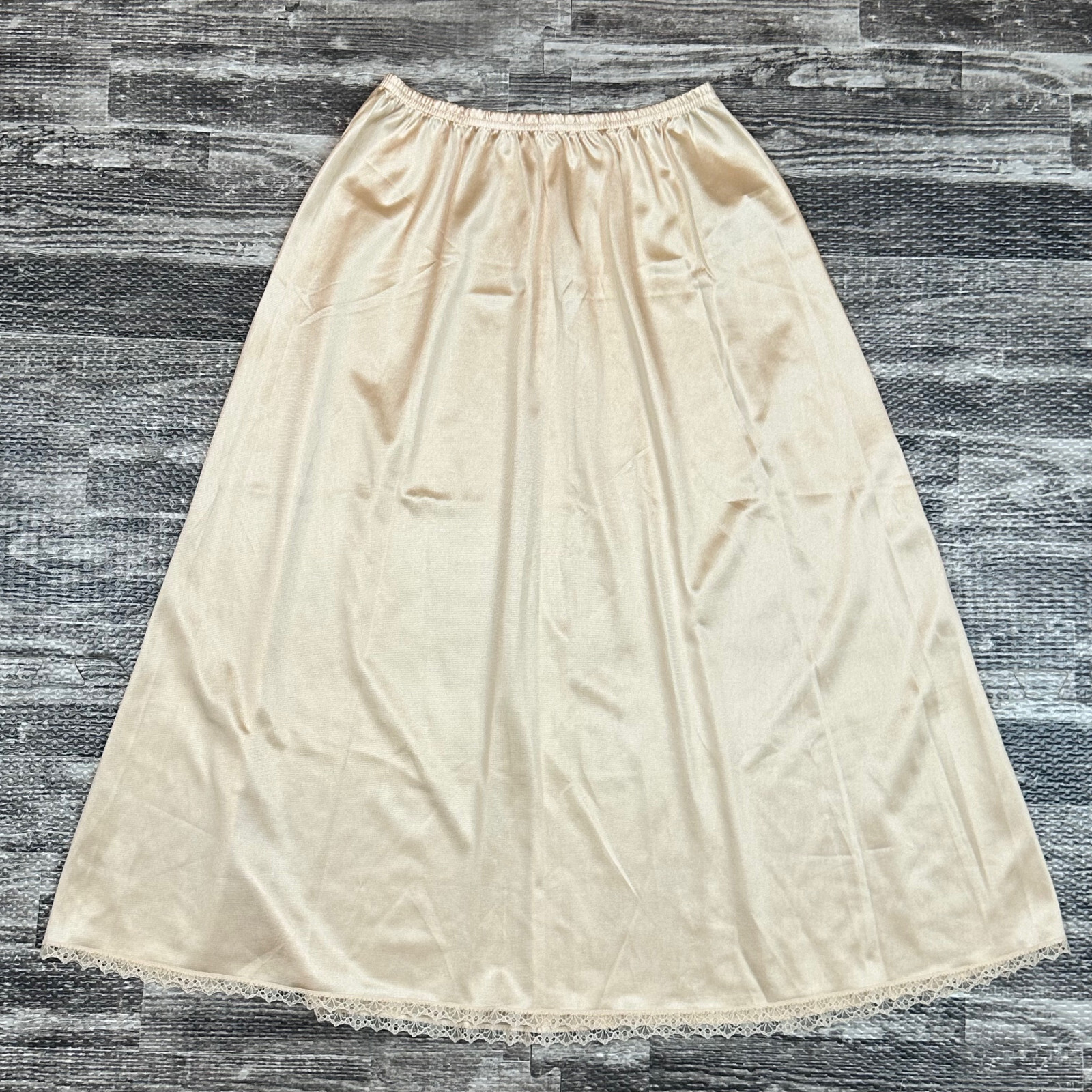 Vintage Vanity Fair Half Slip Size Small in Beige/Nude NEW