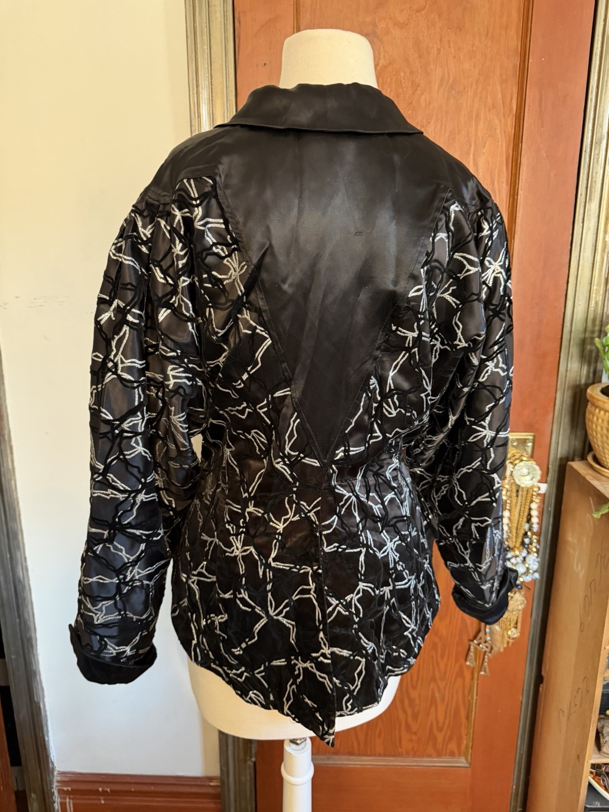 Vintage Ginger Black and Silver Abstract Metallic Evening Blazer Puffy Sleeves