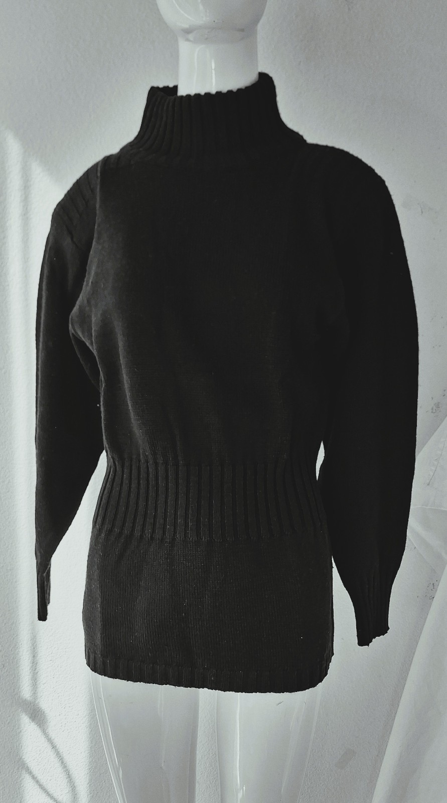 Vintage Saks Fifth Avenue Sweater ’80s Fitted Waist Shoulder Pads Black S