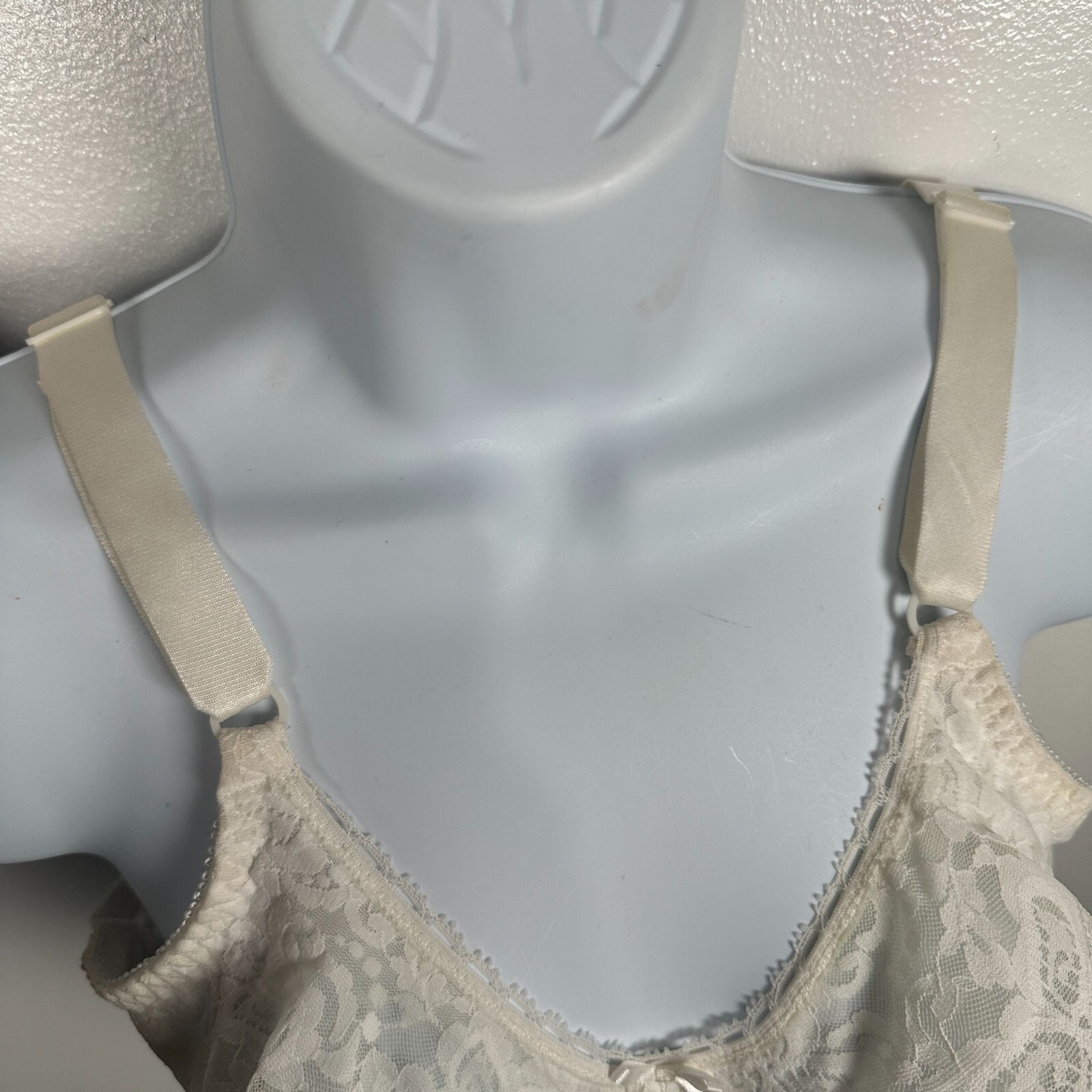 Vintage Bali 34DD Bra Lace 3432 Underwire Ivory Stretch Sheer Sexy Adjustable