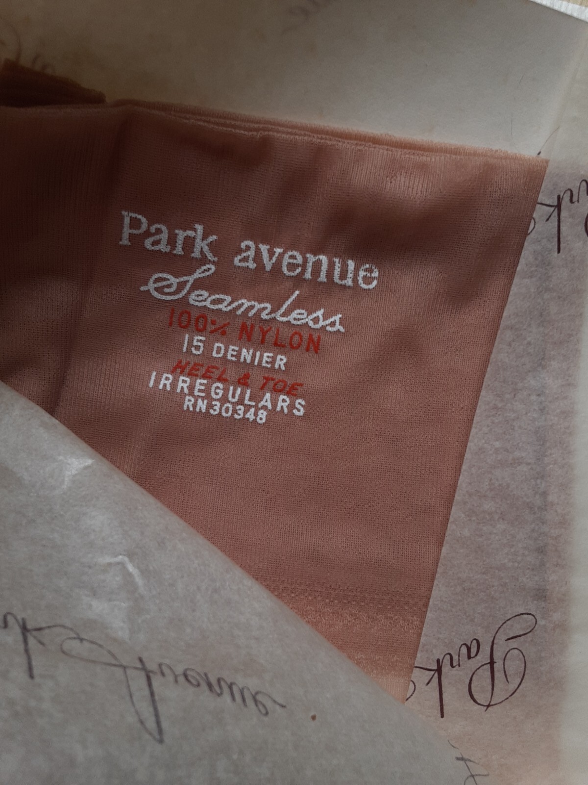 Vtg PARK AVENUE Irregulars Hosiery 3 Pairs Stockings in BOX Size 8.5 Sun Beige