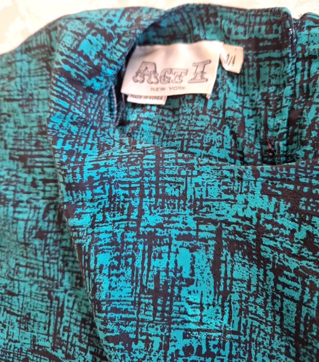 Vintage Act 1 New York Pleated Teal and Black Dress Size3/4, Shoulder pads