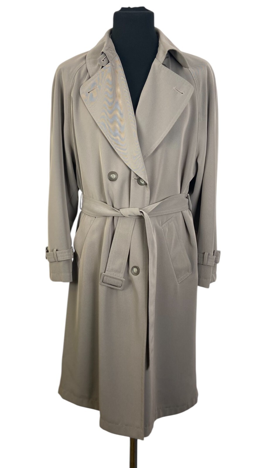 Stylish Vintage 90s Women’s Classic Trench Coat by Mura | Beige coat with belt