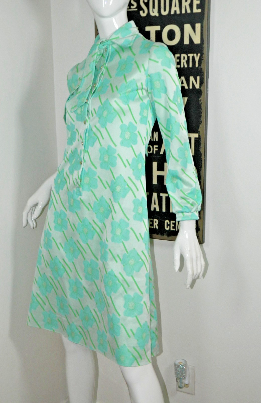 Leslie Faye Dress Trevira Star Size Small Green Vintage 1970s Novelty Knit Bow