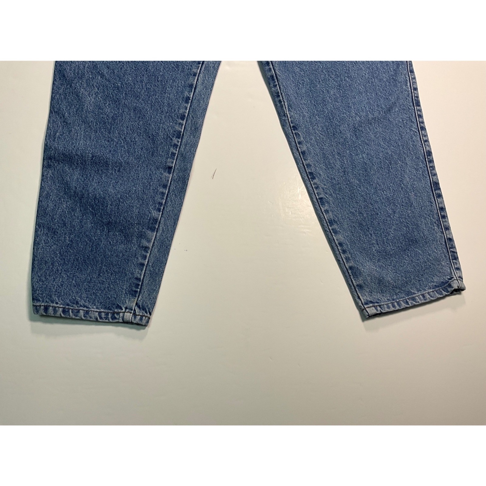 VINTAGE Levis 900 Series Womens 24 Tapered Leg Jeans Medium Wash Blue Denim