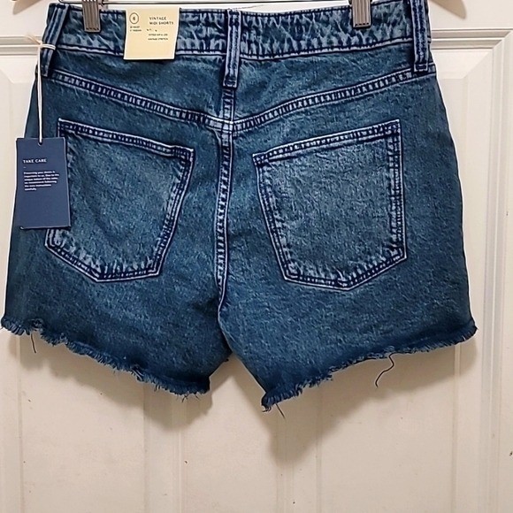 NEW UNIVERSAL THREAD VINTAGE DENIM STRETCH MIDI SHORTS FITTED HIP AND LEG SIZE 6
