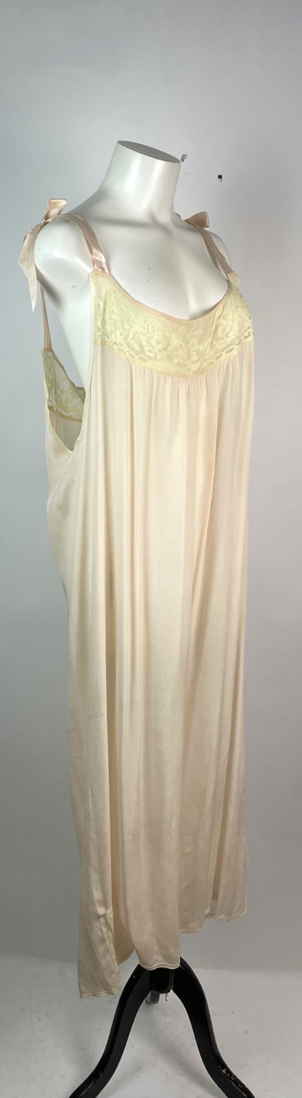 VTG 50s Pink Fairy Nightgown with Ribbon shoulder Ties L/XL 44″ Bust