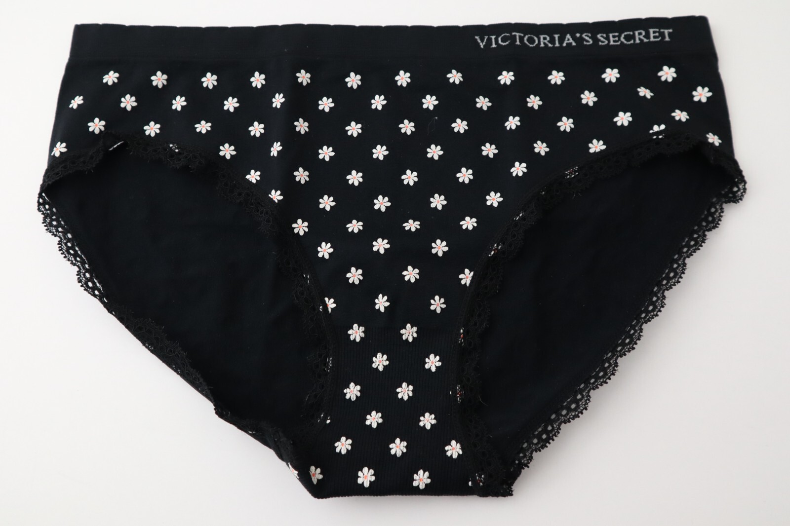 VTG 2014 Victoria’s Secret Seamless Ruffle Hiphugger Panties Size MEDIUM