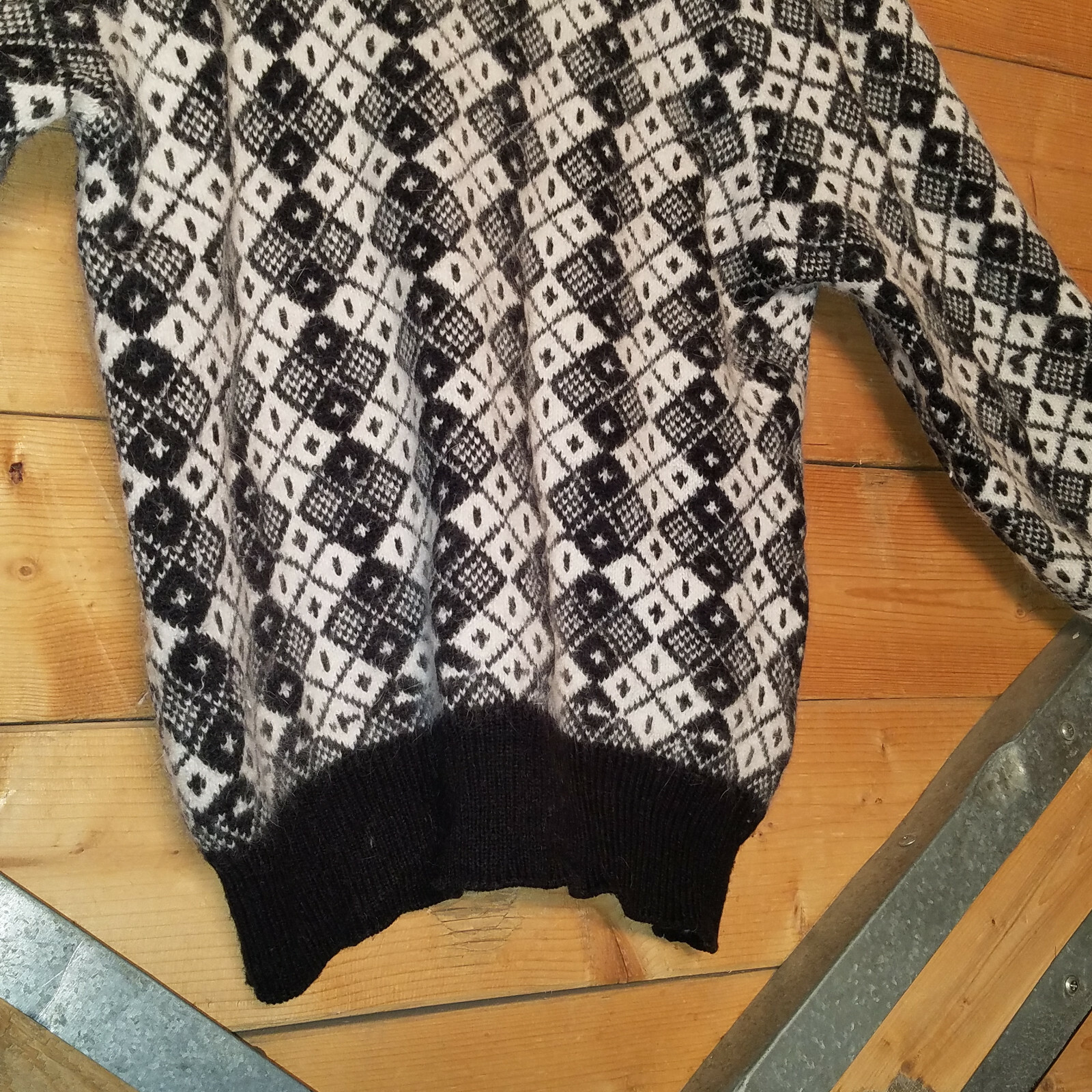 Large Black and White Sweater with Diamond Pattern by Golden Gate – Swanky Barn