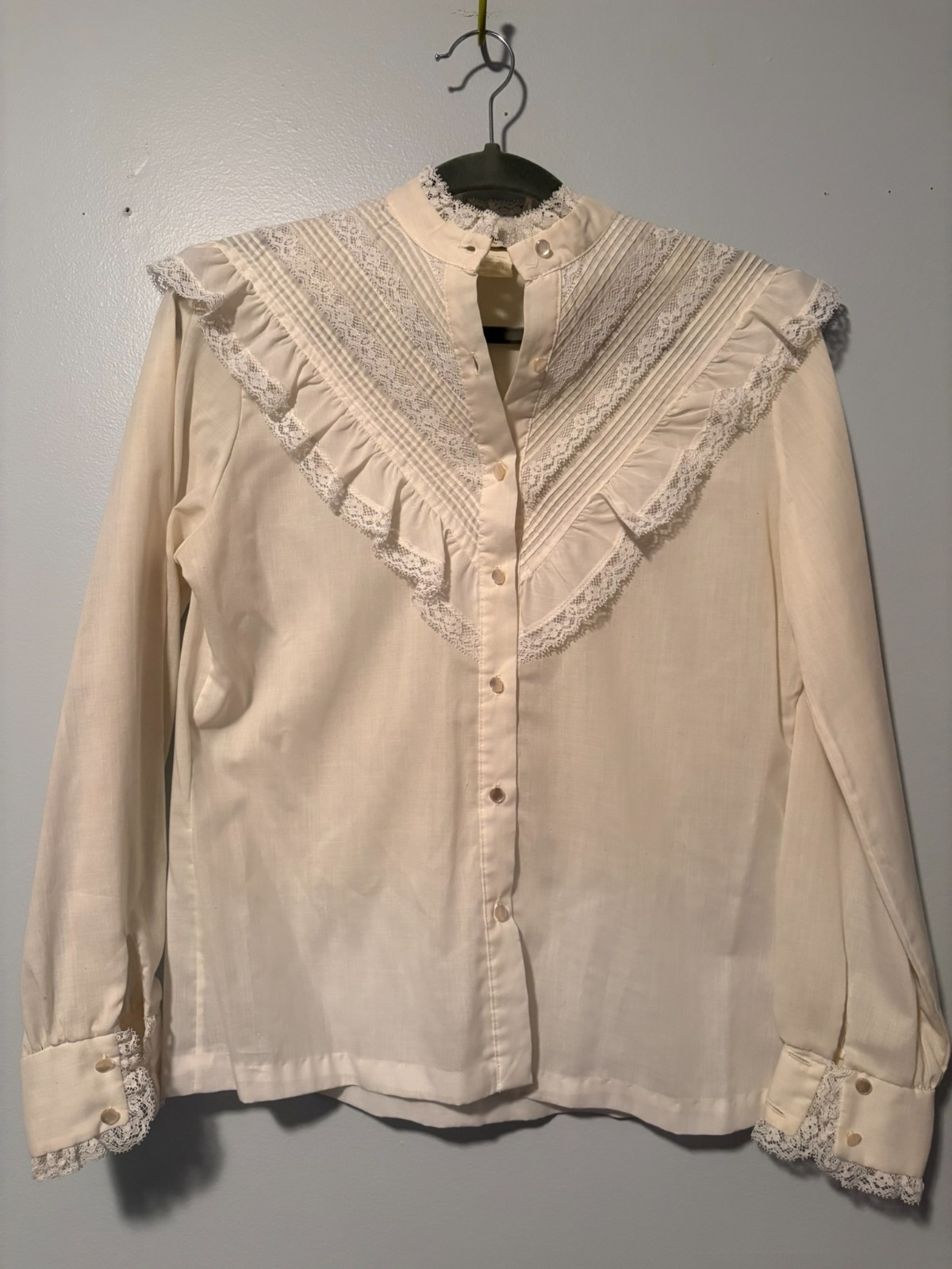 Vtg Rhoda Lee Lace Ruffle Accented Cream Blouse Western Boho Fairy Women’s 10