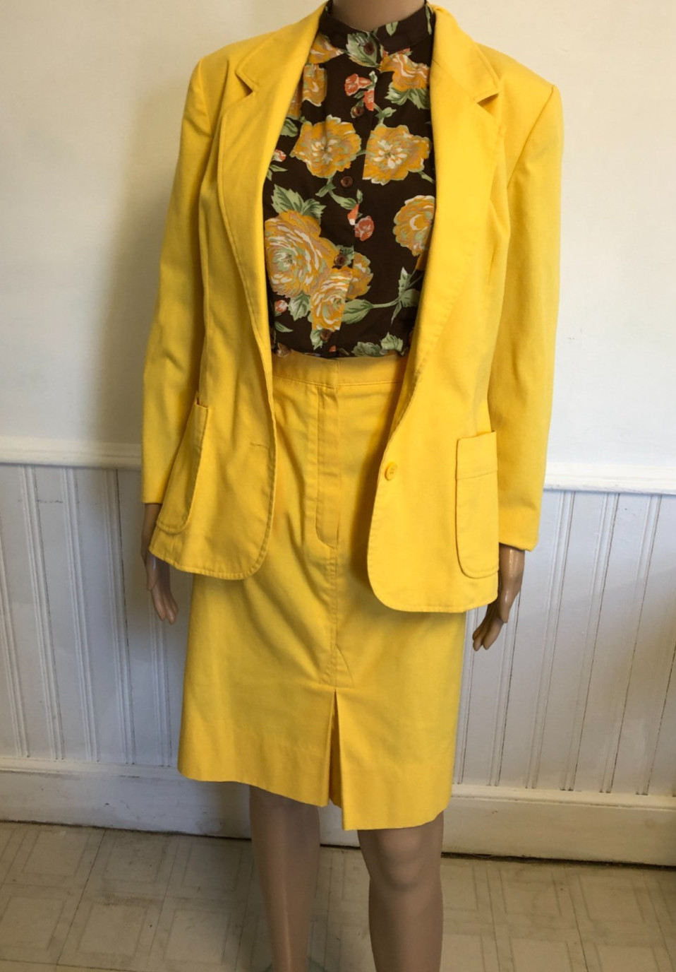 vtg 1970s Country Suburbans 2 pc Skirt Suit 12/14 Yellow Twill Kick Pleats USA