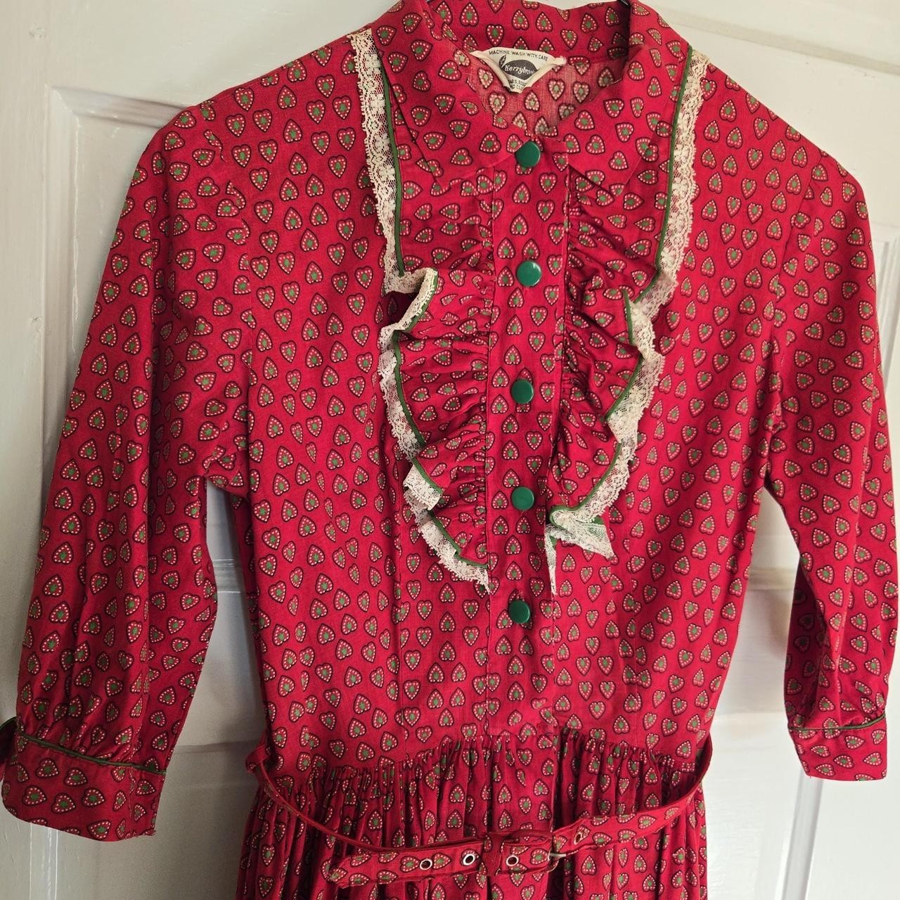 Sears Kerrybrooke 1950s strawberry dress, fit and flare, ruffled collar,…