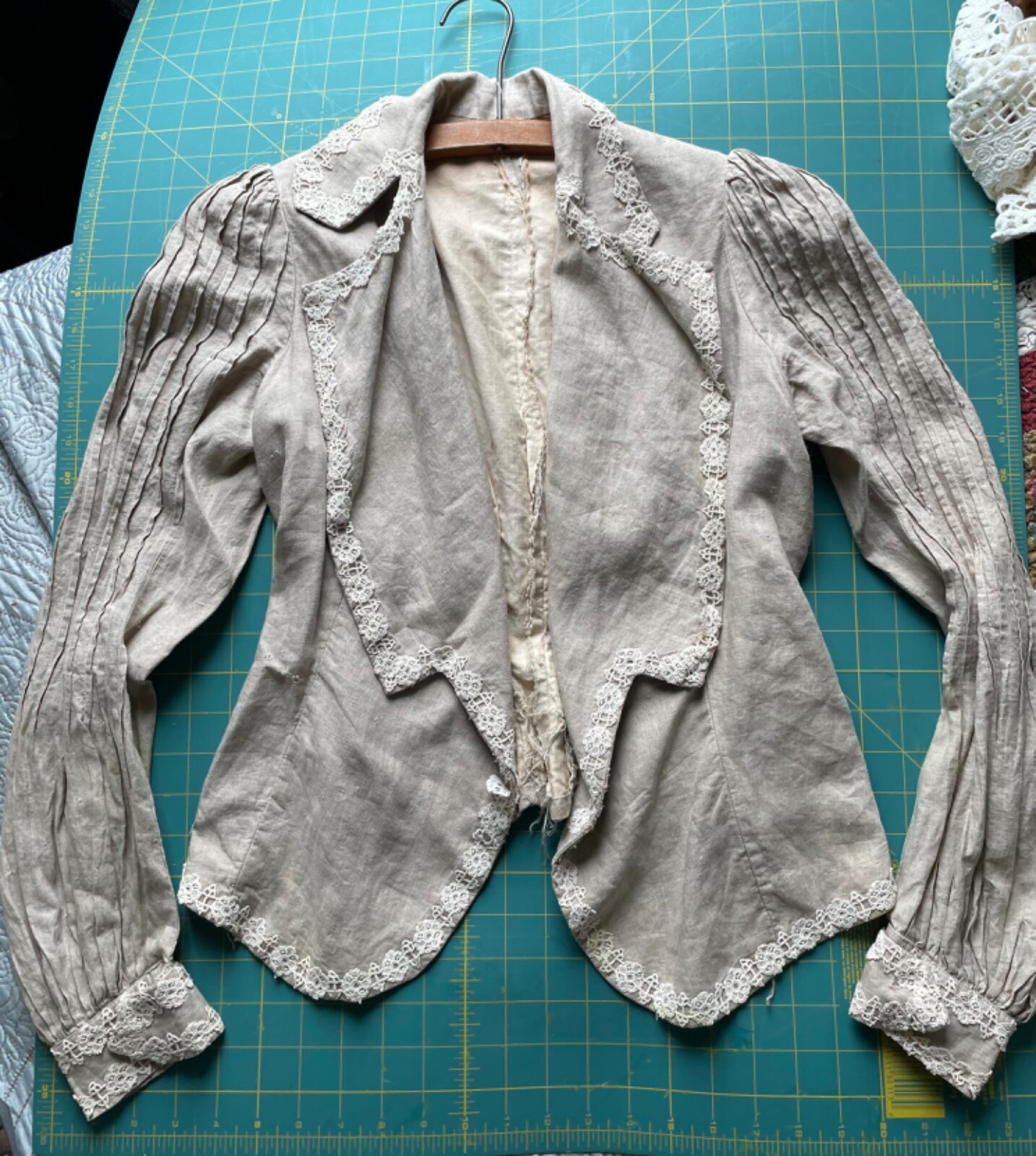 Antique Edwardian green linen Gibson girl jacket lace trim 1900’s 