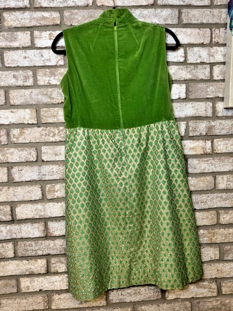 VTG T. Jones 1960s 2pc Skirt Suit Green Gold Brocade Mod Jackie O Set Sz S/M