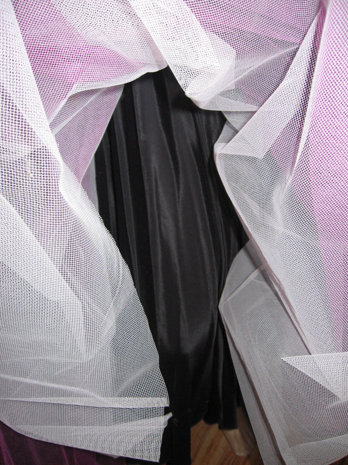 LOVELY VINTAGE 1980 BLACK/PINK BROCADE TULLE BALL GOWN