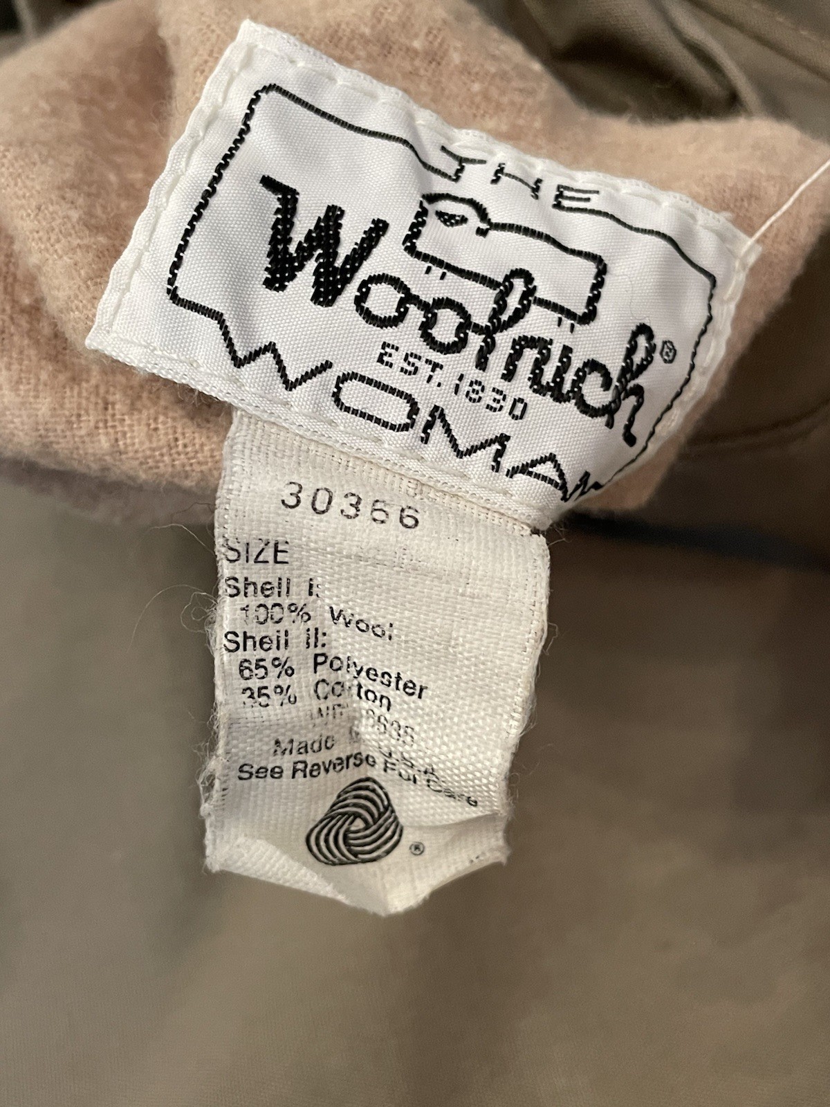 Vintage RARE Woolrich Taupe Cape Poncho 100% Virgin Wool Lined USA