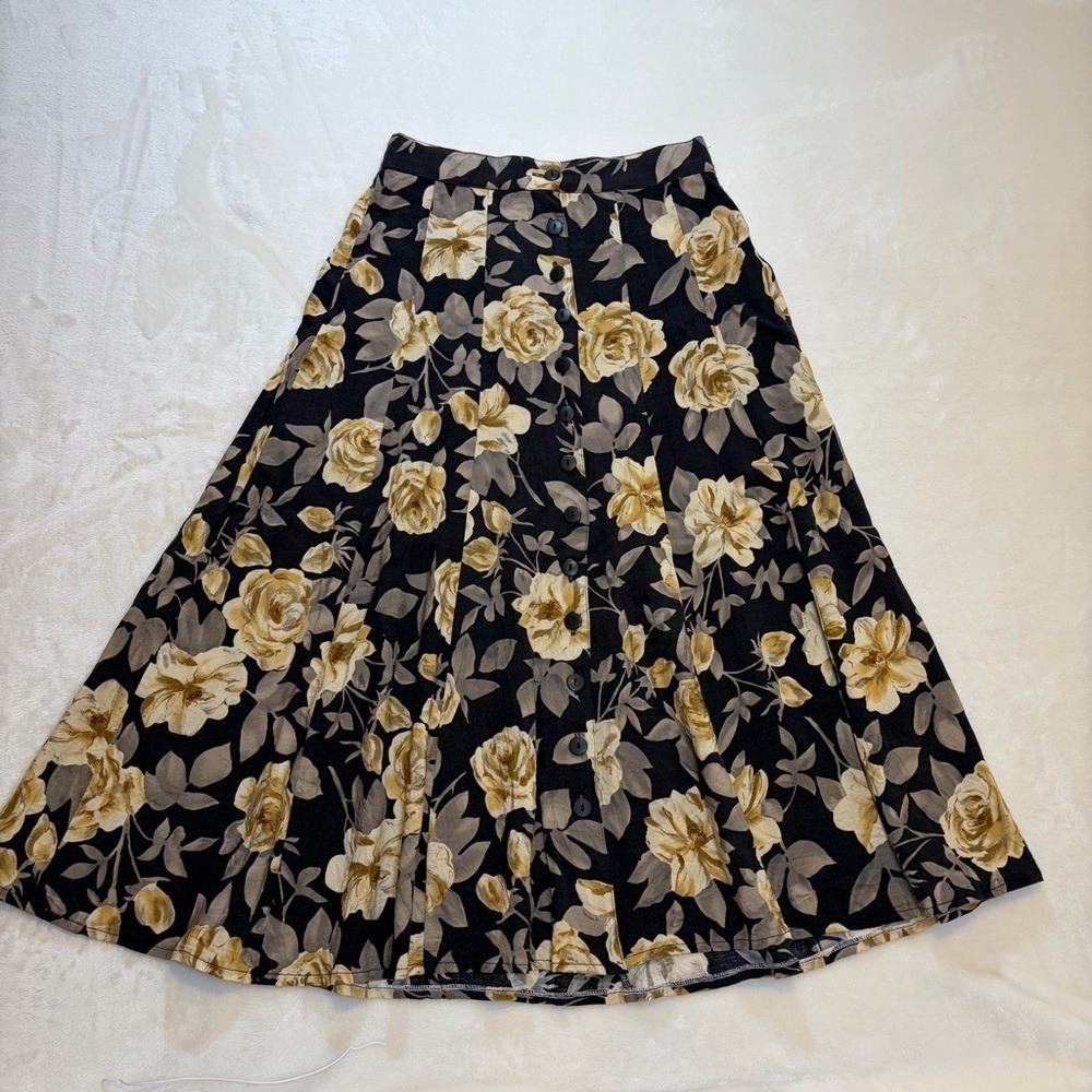 Vintage Express Black A-Line Skirt with Gold and Cream Rose Print
