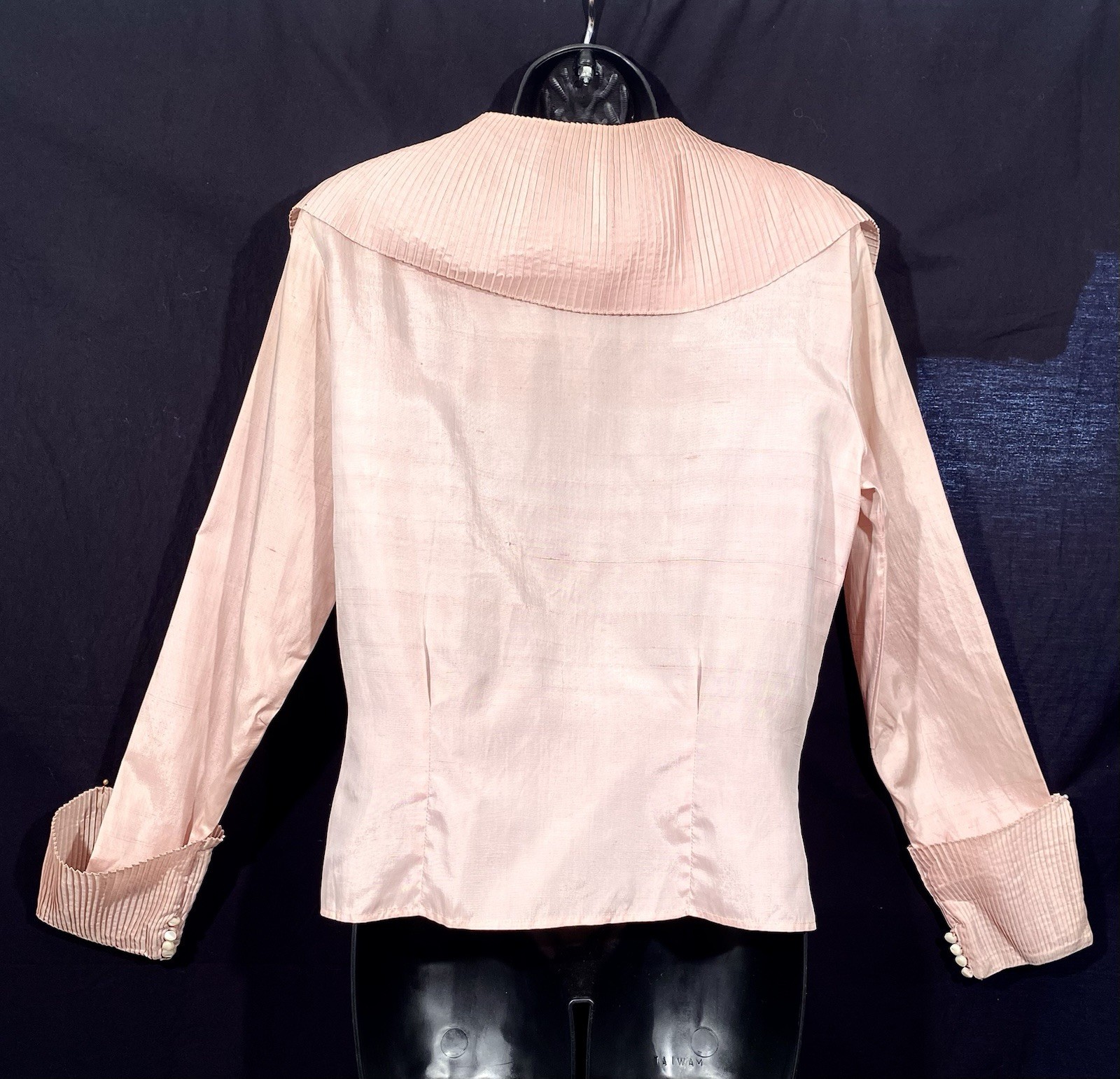 Vintage 1940s 1950s STUNNING BLOUSE Pink Silk Pleated Collar Cuffs Glass Buttons