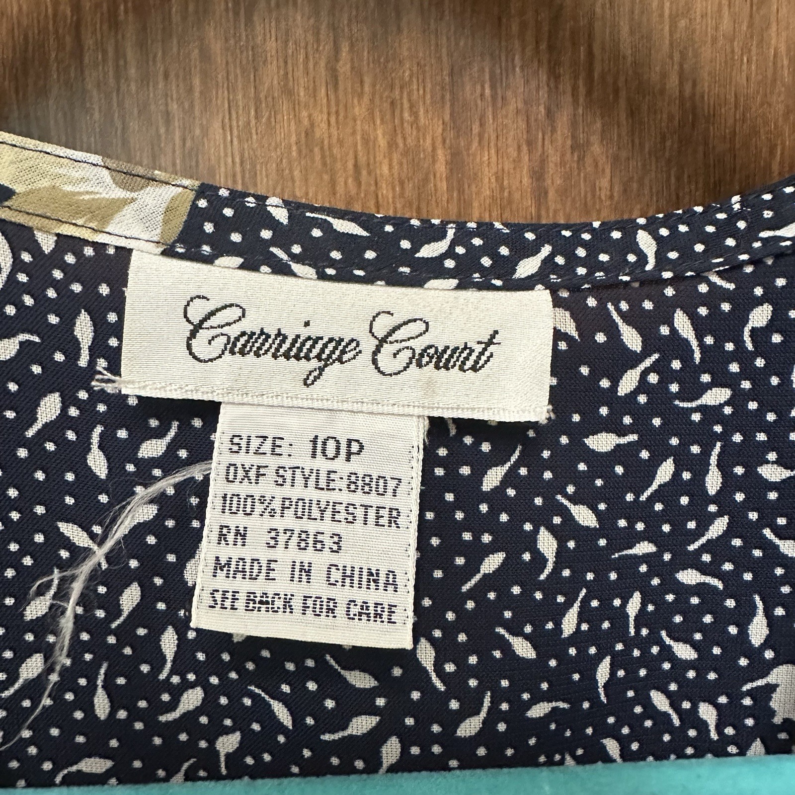 Vintage 80s Carriage Court Dress Sz 10P Portrait Collar Modest Peasant