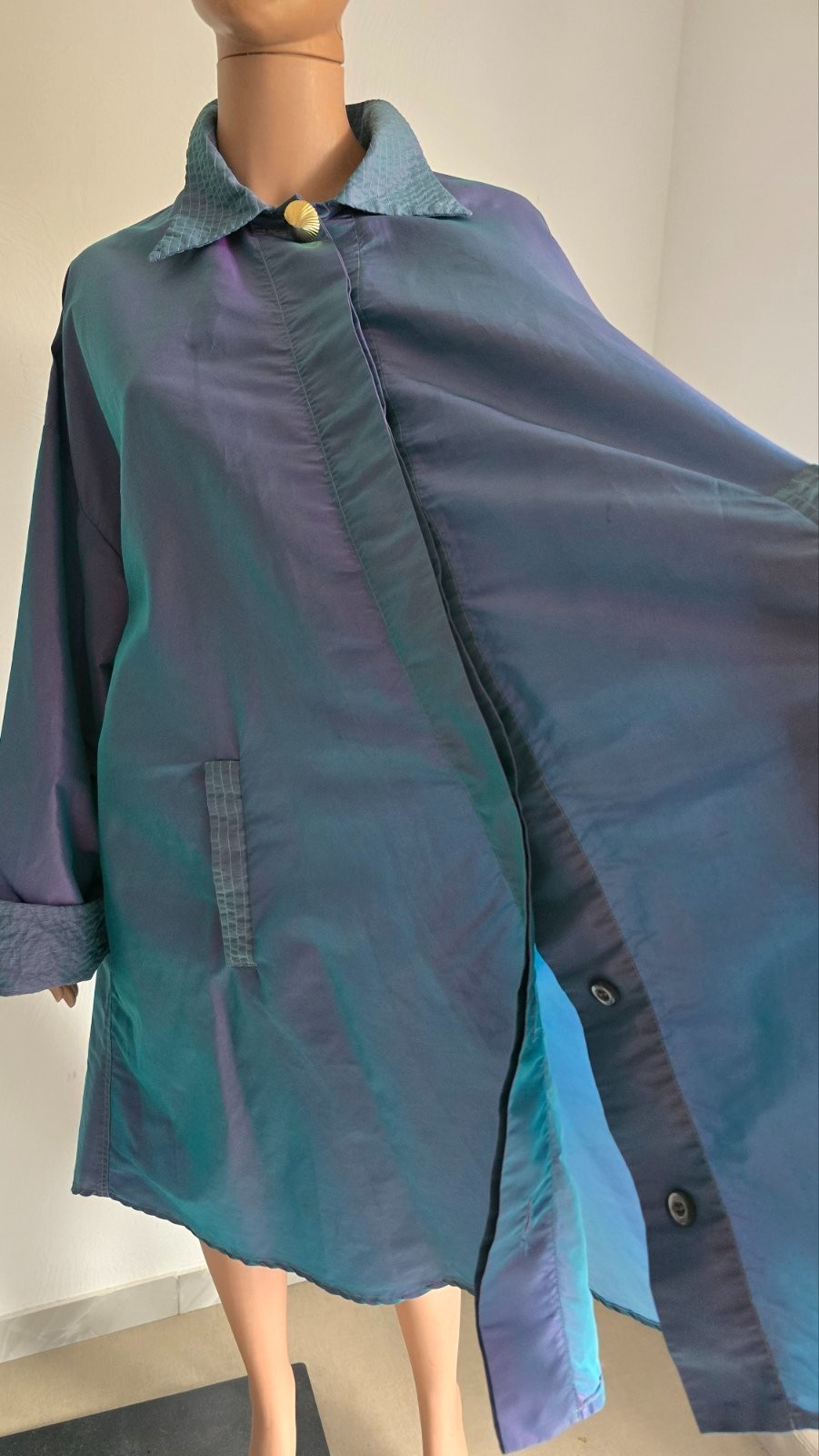 Vintage 70s Nylon Women Oversized Chameleon Cape Size 2 (M-L-XL-2XL)Made ITALY