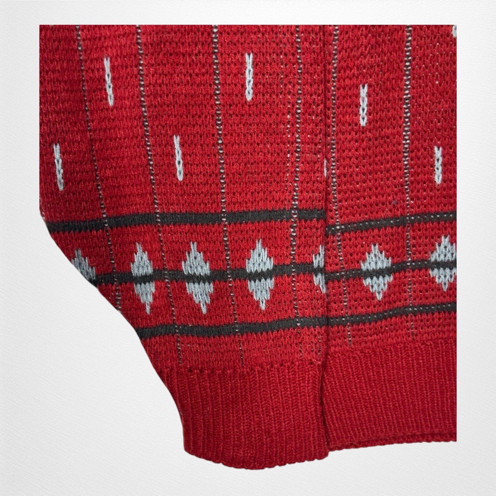 Vintage McGregor 1980s Red Knit Sweater Vertical Stripe Pattern Acrylic Large