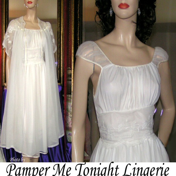 Vintage BELINDA 50s GORGEOUS Nightgown and Peignoir Robe BRIDAL Boudoir Set 34