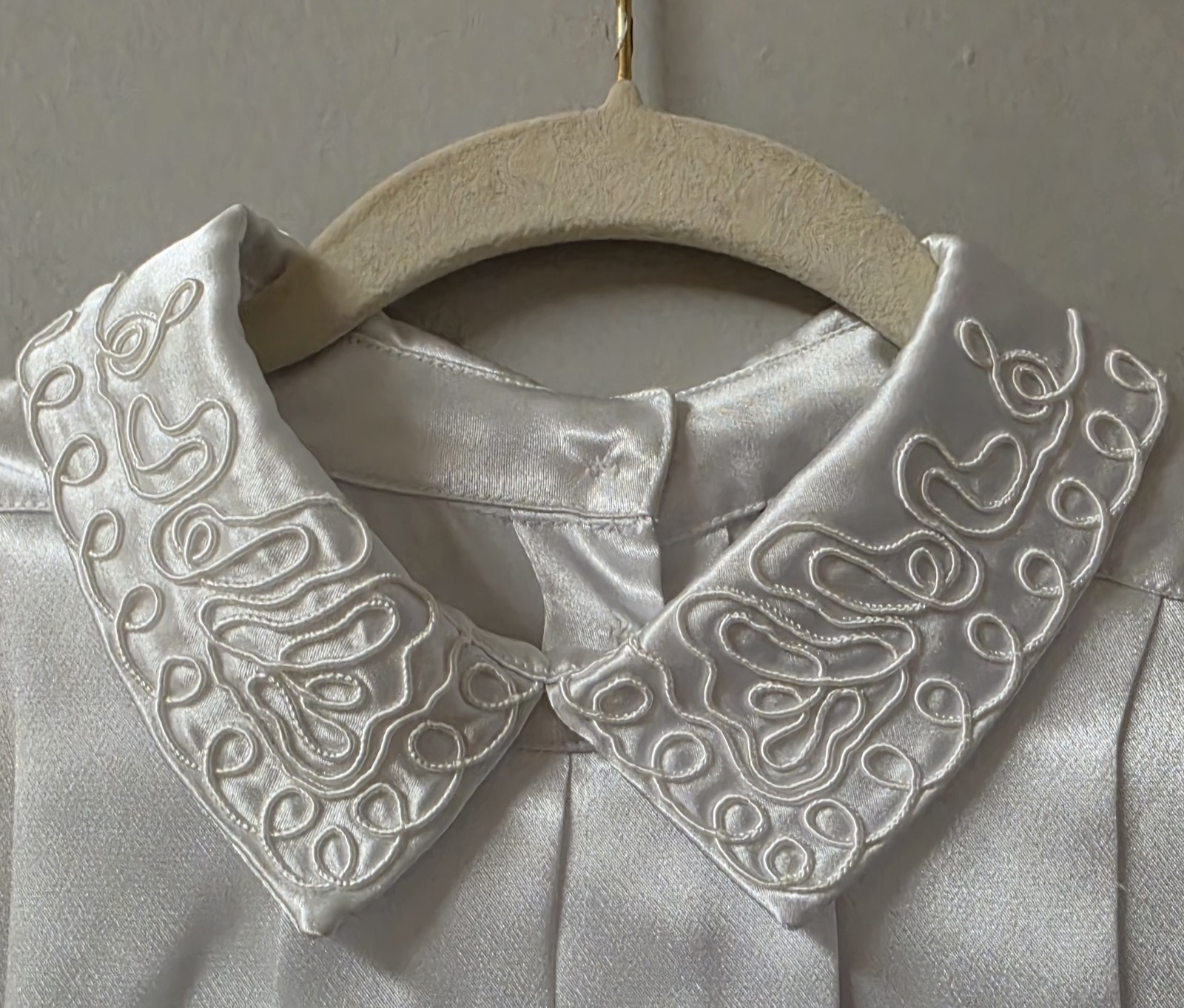 Vintage Worthington White Glossy Satin Pleated Blouse Button Back Long Sz 14
