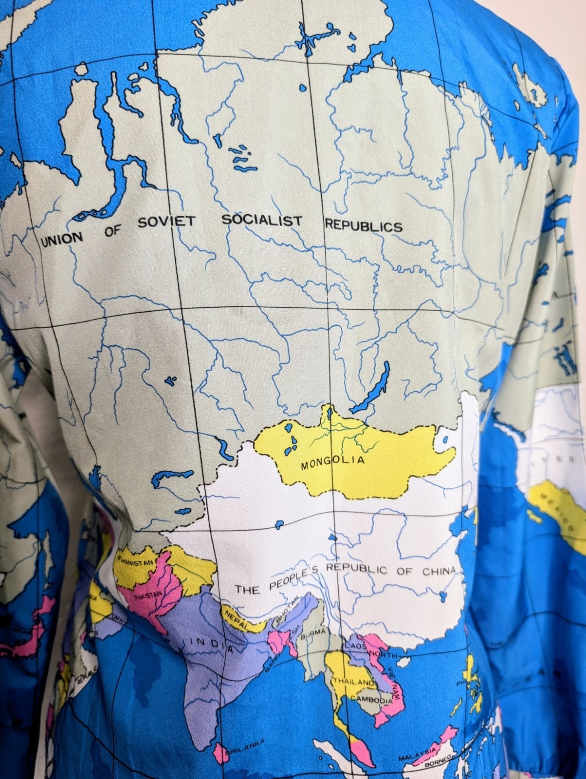 Vtg 70s Disco Shirt King James Novelty Print World Map Topography Cartography S