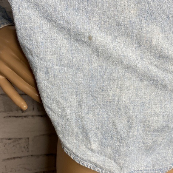 Levi’s vintage chambray button down shirt 9/10