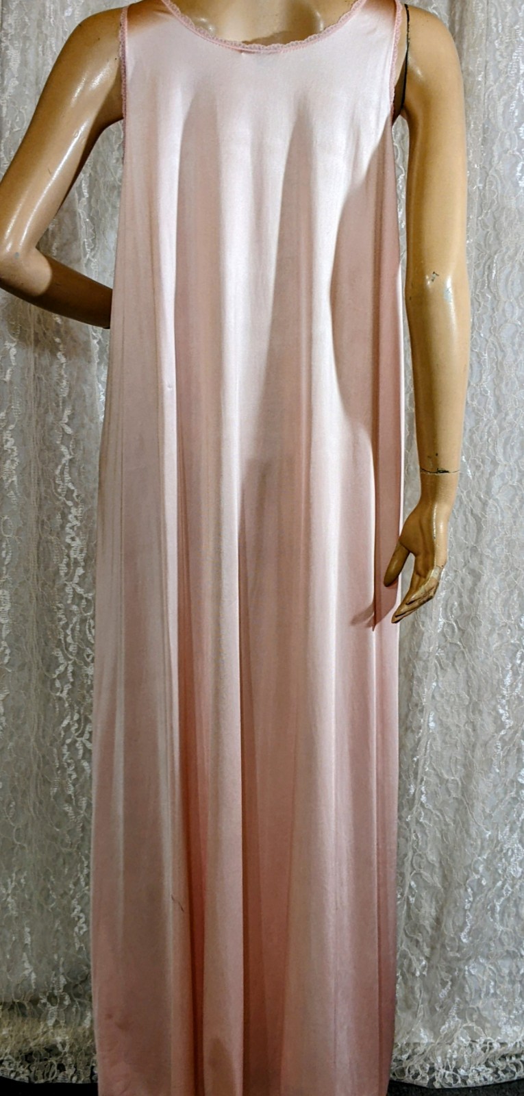 VTG Vanity Fair Lingerie Nightgown Pink Lace Free Bust Antron II Nylon L Sweep M