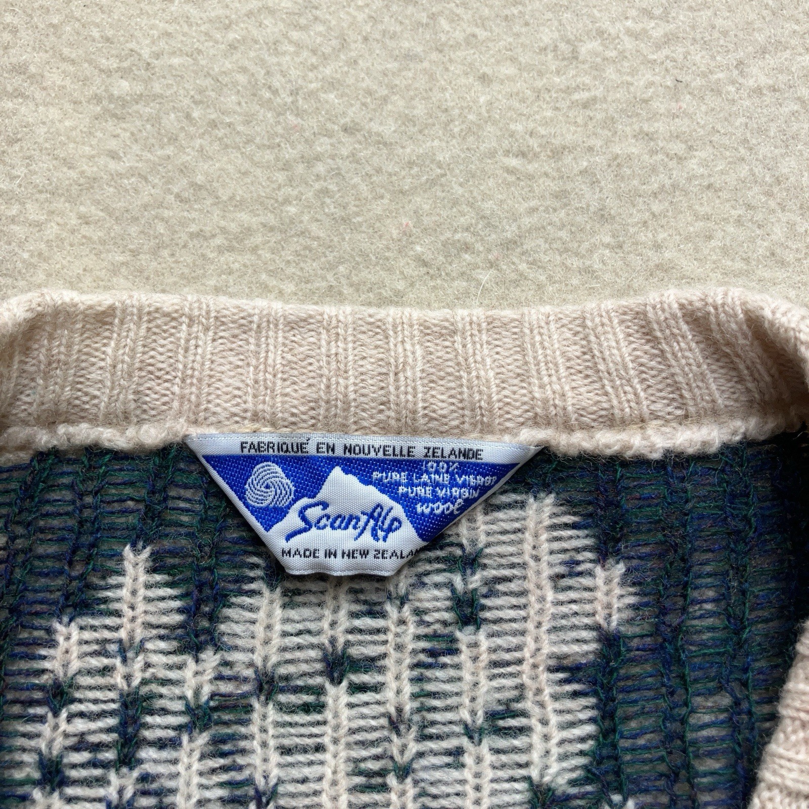Vtg 80s PURE WOOL Knit Sweater Vest Made In New Zealand L Animal Theme Kiwi