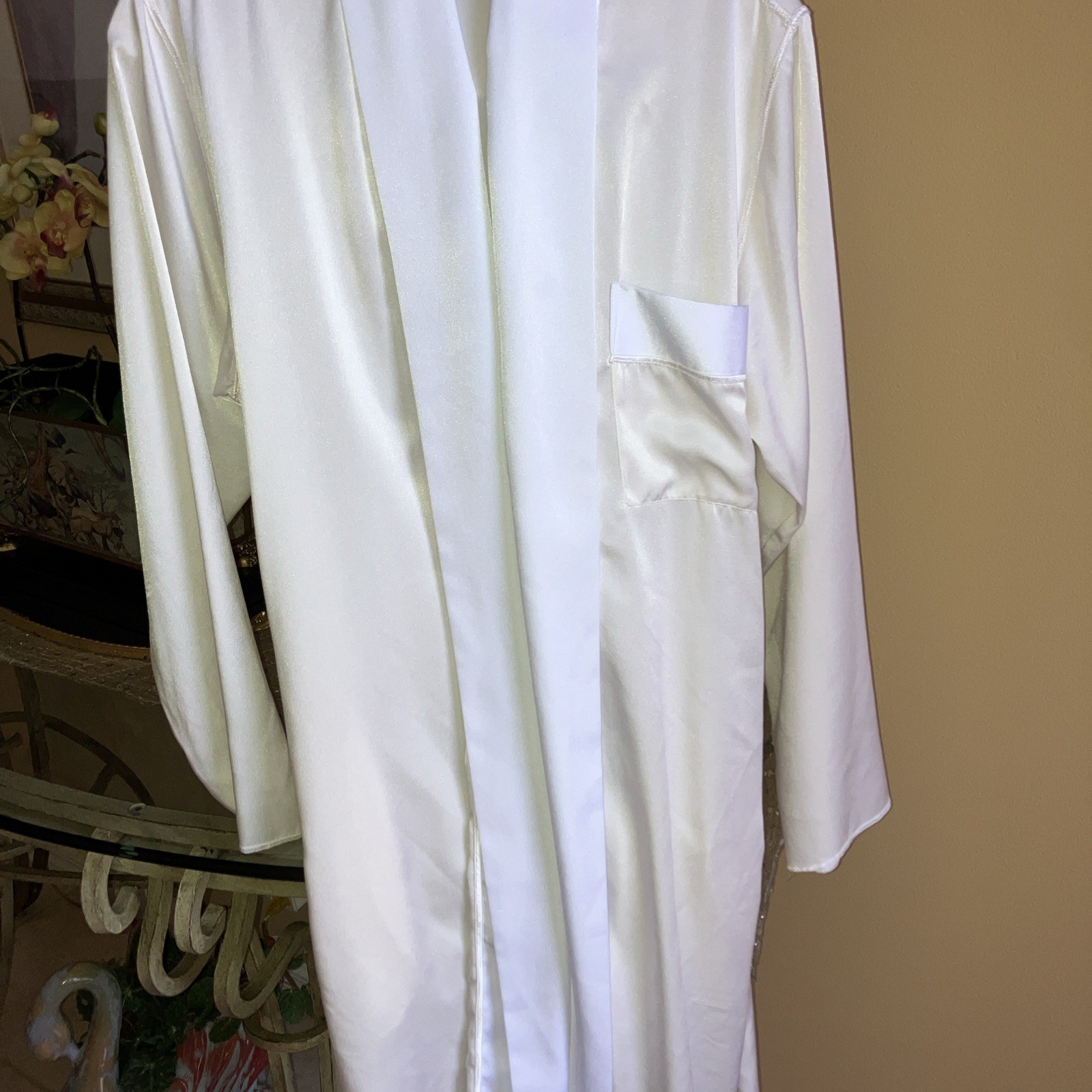 Fernando Sanchez Robe Short Cream/ White Trim Pockets. Belt Med