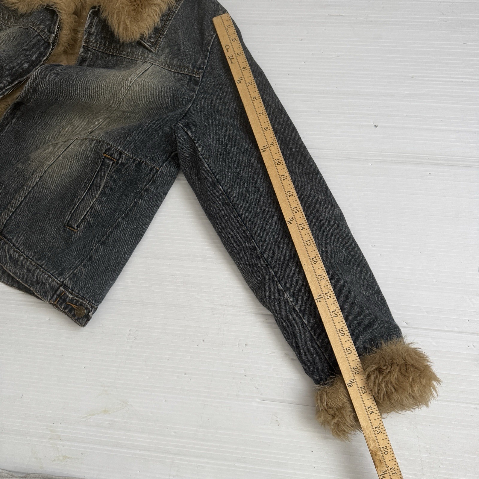 1990s GIACCA Gallery Denim Jacket w/Faux Fur Collar Cuffs Trim Zippered Size L