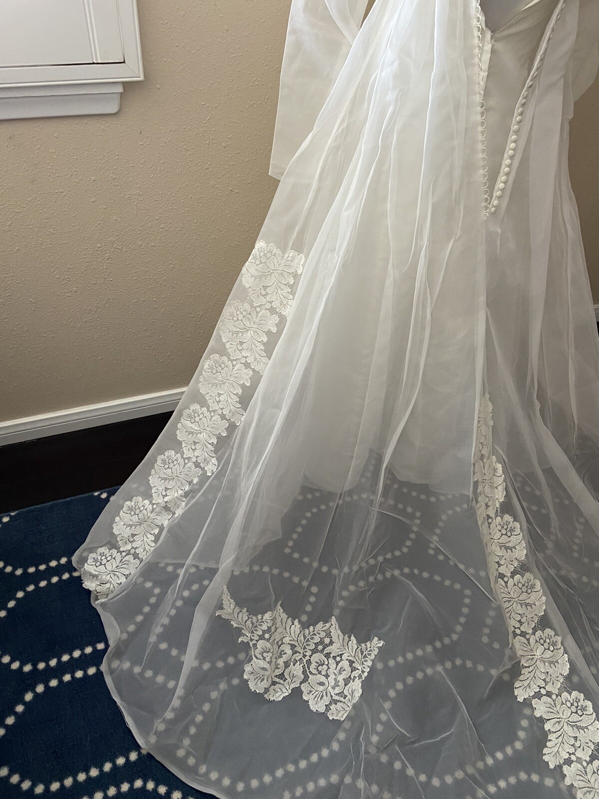 vintage 60’s MOD wedding dress Alfred Angelo Edythe Vincent Lace Beads size 2/4