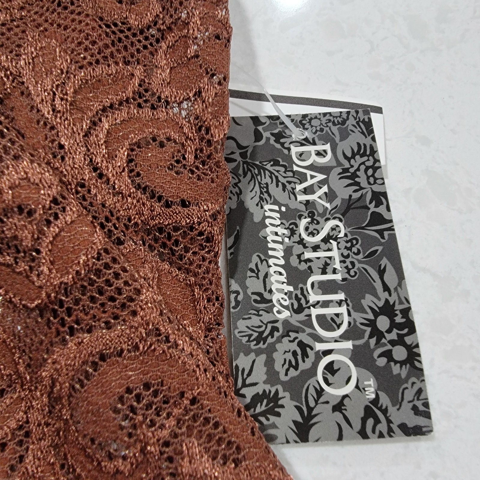 Bay Studio Intimates Cami Brown Lace Camisole Built In Bra Sz 38C NWT