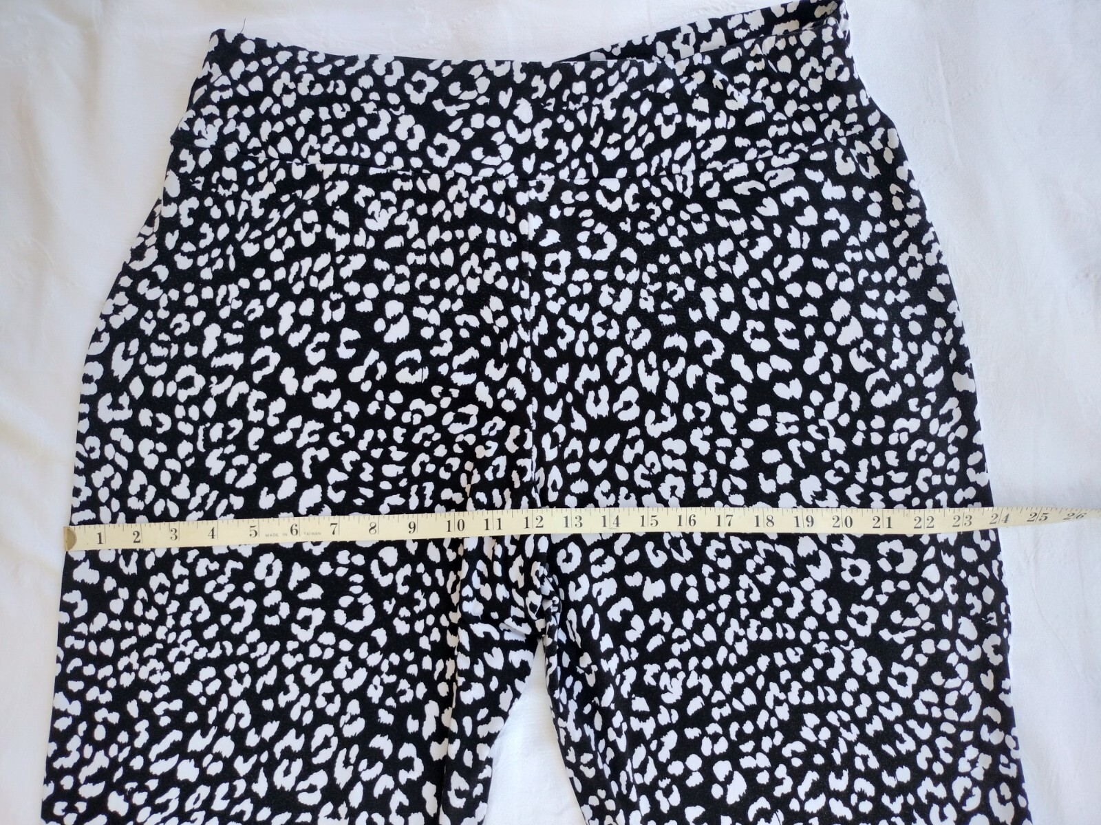 ROBERT LOUIS PullOn Pants Women L Animal Print Black/White Faux Belt Loose Leg
