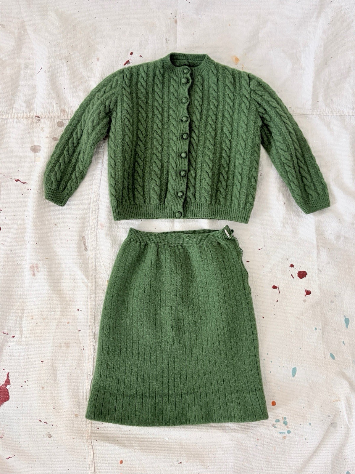 1950s Virgin Wool Hand Knit Skirt Set Cardigan Sweater YOUTH S/ADULT XXS/24” W