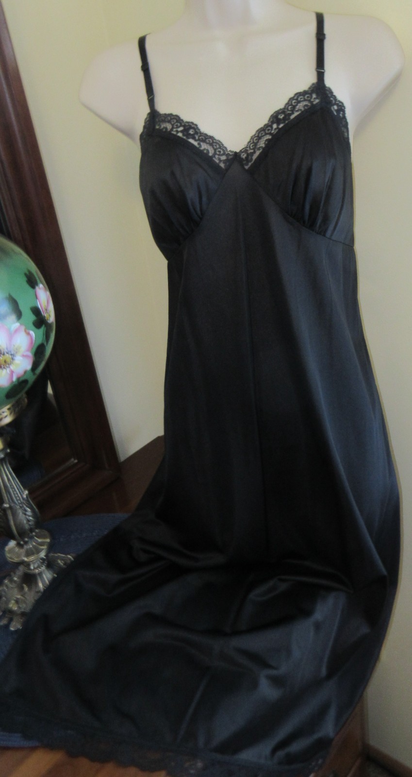 unworn vintage size 36 DEENA BLACK sheer LACE NYLON full slip NIGHTGOWN
