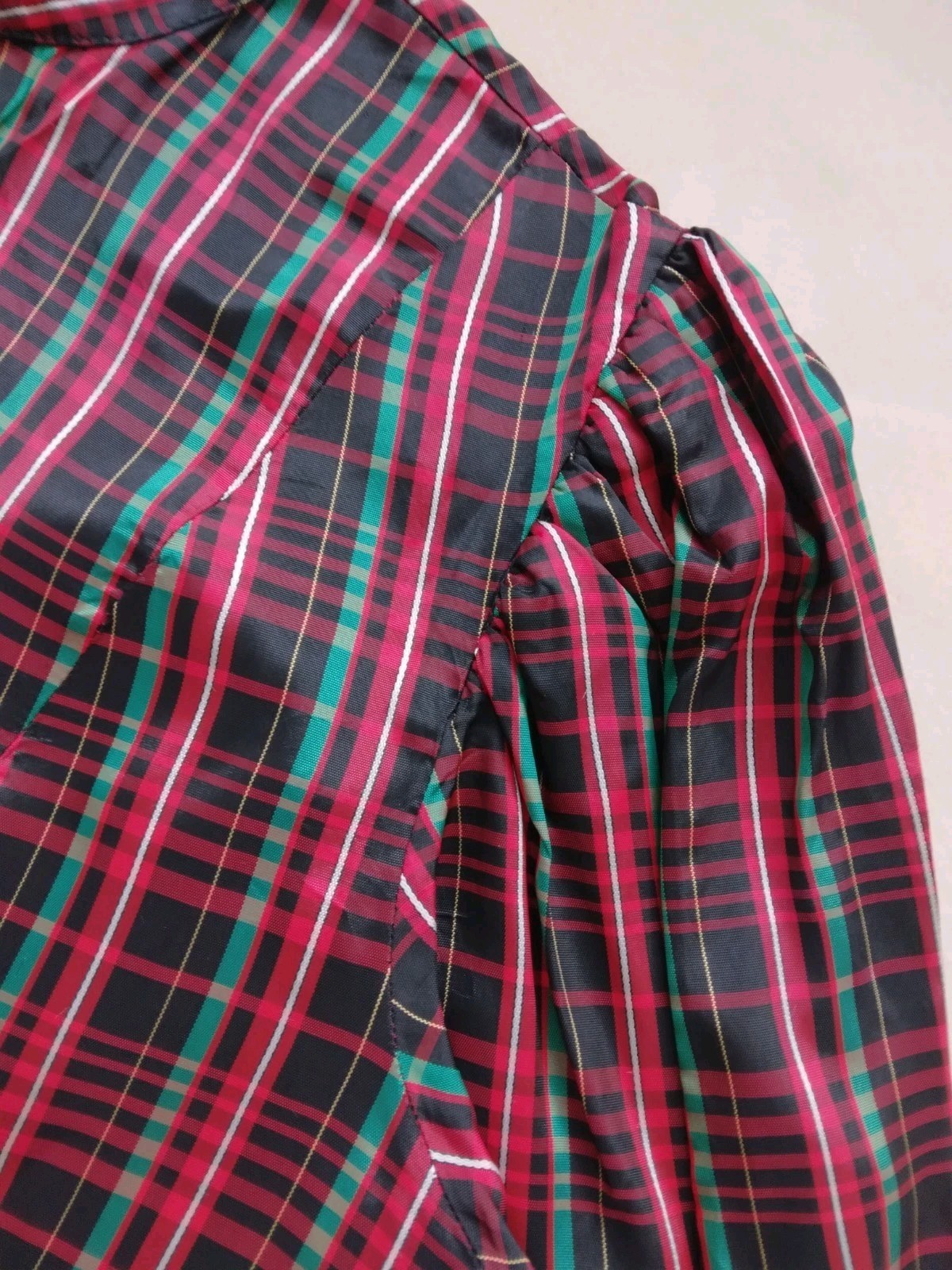 Vintage 1980s Plaid Blouse w/ Balloon Sleeves Black Red & Green Sz 12 Button Up