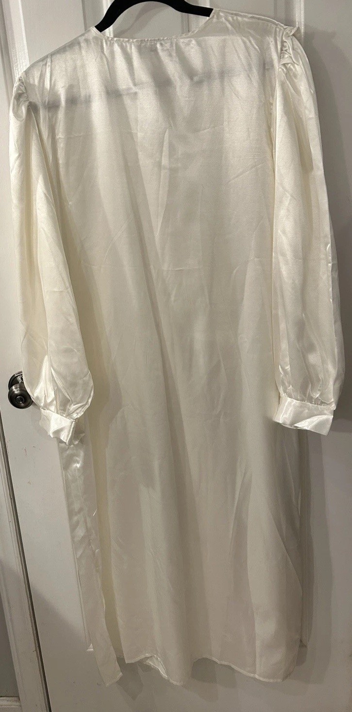 Vintage ALLISON RHEA Women’s Size L Ivory Satin Nightgown, Lace Trim NEW